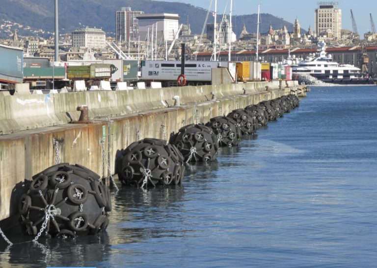How to Maintain High Performance of Rubber Fenders in Cold Weather