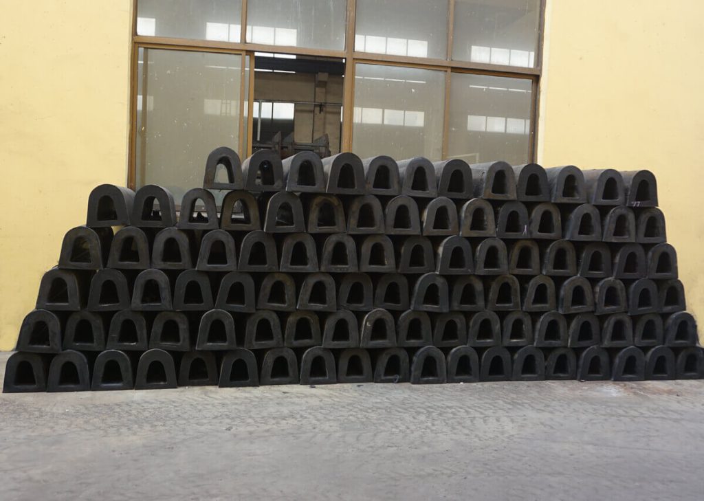 Workshop Of D Type Rubber Fender 