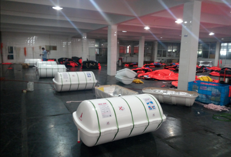 Workshop Of Davit Launched Inflatable Life Raft