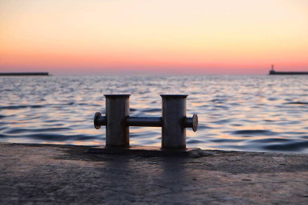 mooring bollard