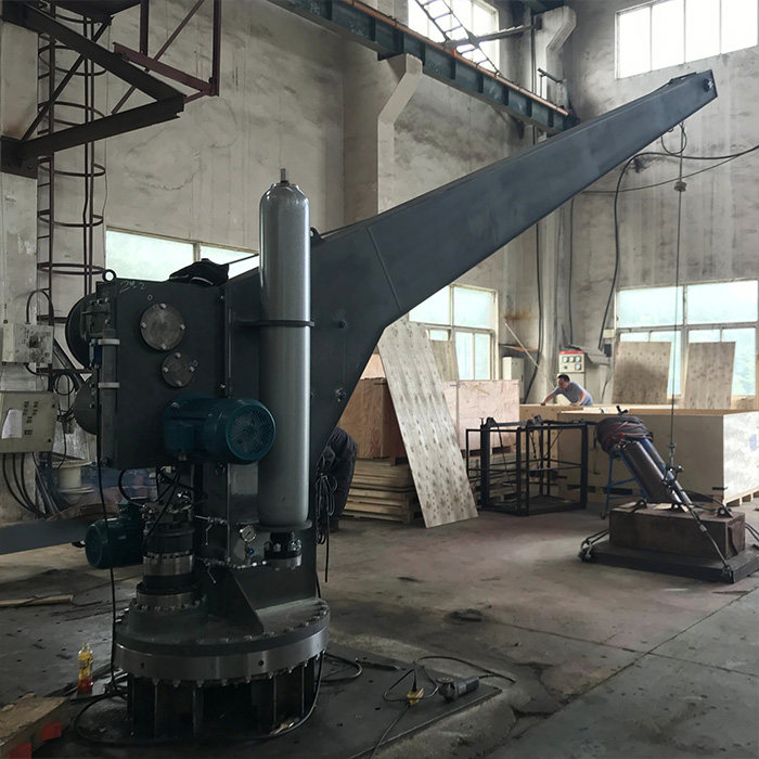 Single Arm Slewing Davit