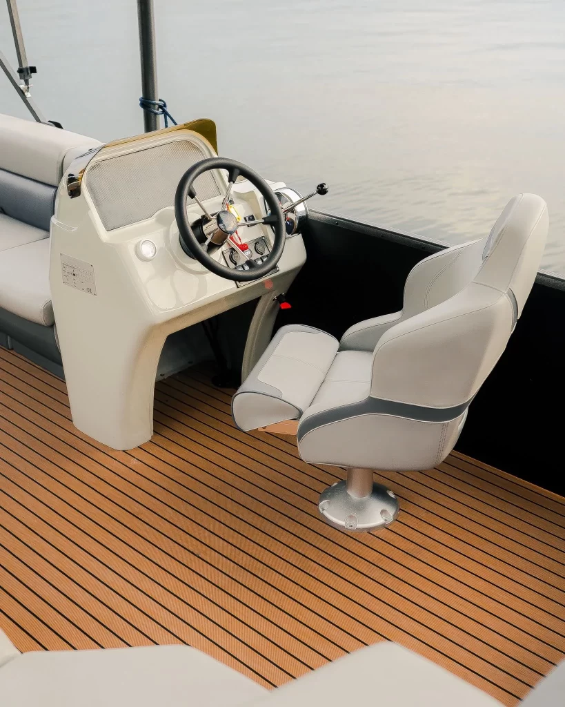 Application image of Flip-up Yacht Seat