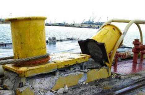mooring bollard failures