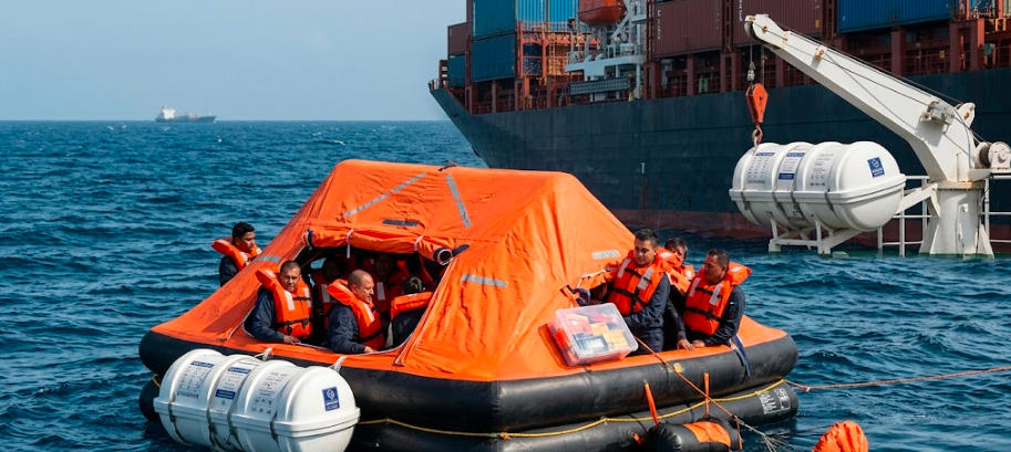 Life Raft for Commercial Cargo Ships